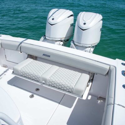 Optional Stern Seat, Open